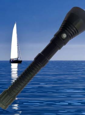 F22潜水P70水电筒62650强光3000流明防水100米大电功率量显示潜水