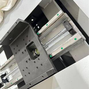 自动12-24色PV滴机滴胶标机高精C密点塑机生OTZ产PVC玩偶塑钥匙扣