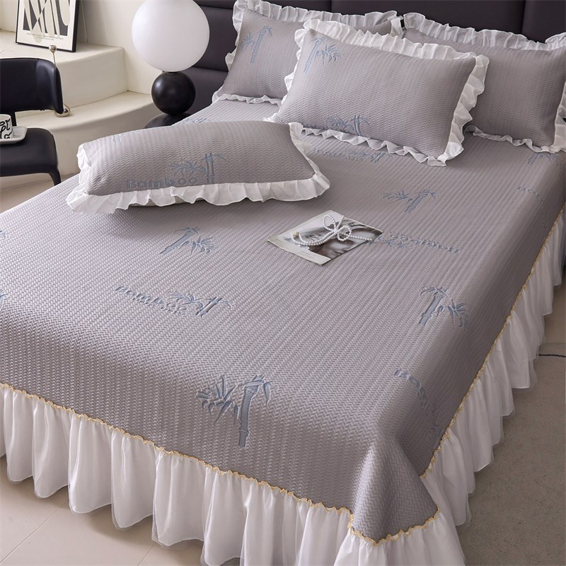 类冰丝豆豆凉席三件加厚床盖款花边床单空调席子可机洗可折叠