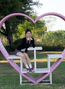 海装花饰摆件户外区网红打框卡相云朵秋千发光麦太保座椅创意雕景