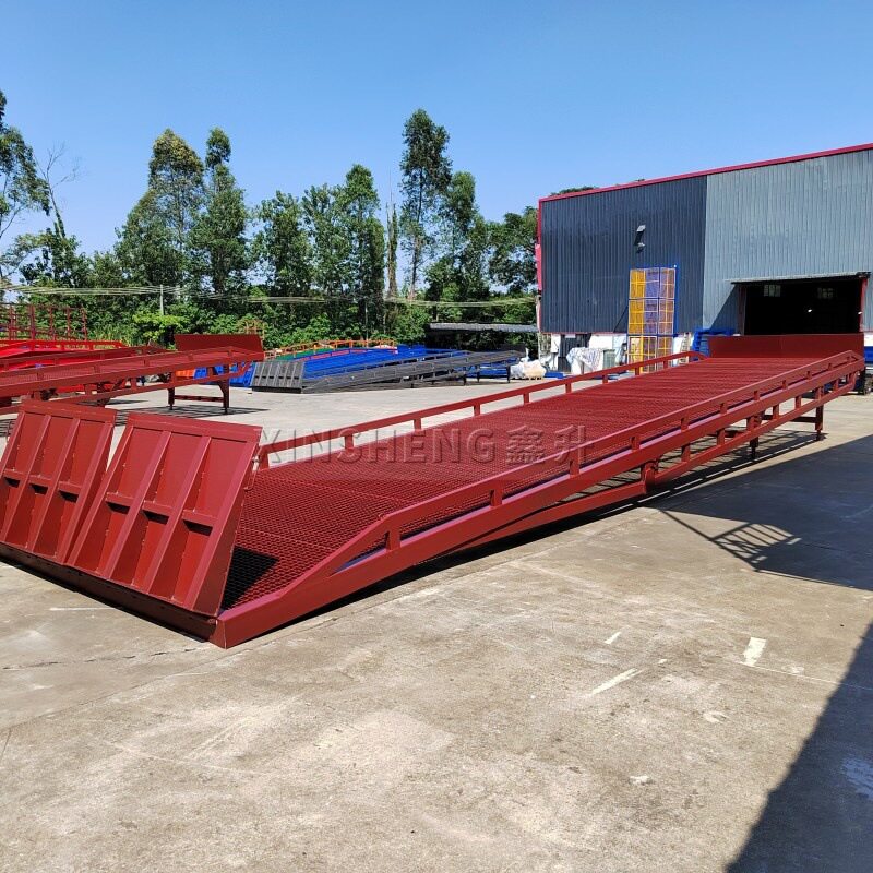 10吨移动式月台登车桥码头坡道