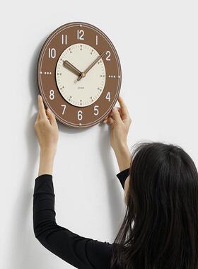 创OZOOM屋TYOS862准免打孔钟挂钟客厅2025W新款家用意奶油风时表