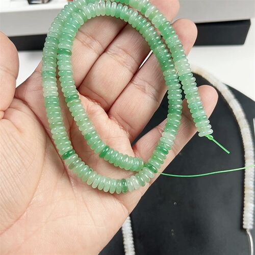 6*2mm绿东陵圆薄隔片一条