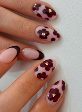 新年红色花朵海莉穿戴甲手工中长简约老钱美甲高级绝美杏仁指甲