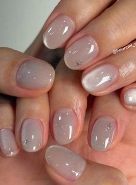 浅蓝冰透可爱海莉穿戴甲手工短款简约老钱美甲高级绝美短甲指甲