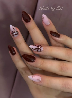 新年红色法式海莉穿戴甲手工中长简约老钱美甲高级绝美杏仁指甲