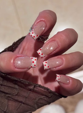 红色波点法式海莉穿戴甲手工中长简约老钱美甲高级绝美方形指甲