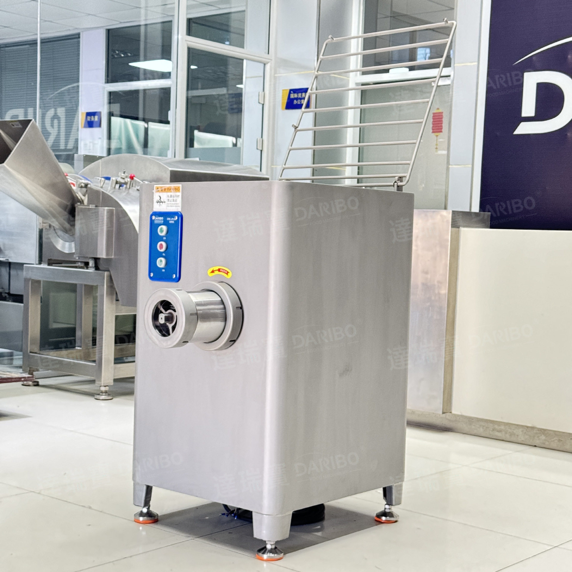 W肉丸子肉馅绞肉机 商用全自动大块猪肉绞肉机 工业级大型肉糜机,清洗/食品/商业设备,肉制品加工设备,淘宝优惠券,粉丝福利购,淘宝优惠卷