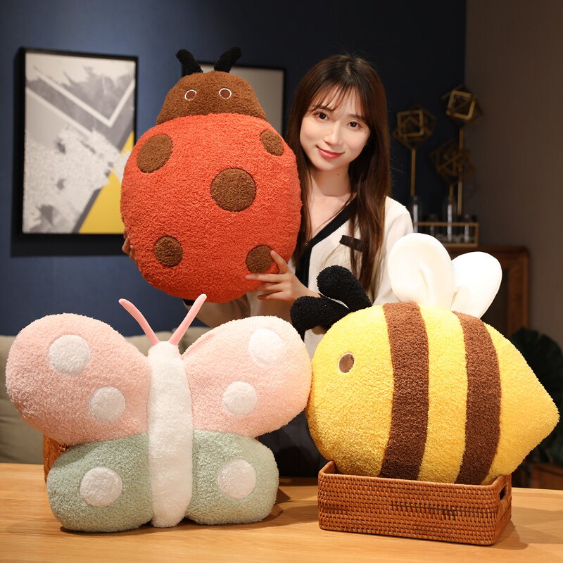 可爱抱枕女生睡觉枕头办公室座椅护腰靠垫床上沙发客厅靠枕男生款