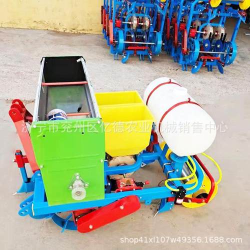 2行4行花生覆膜播种机点播机膜上膜下四轮车配套精播机厂家直销