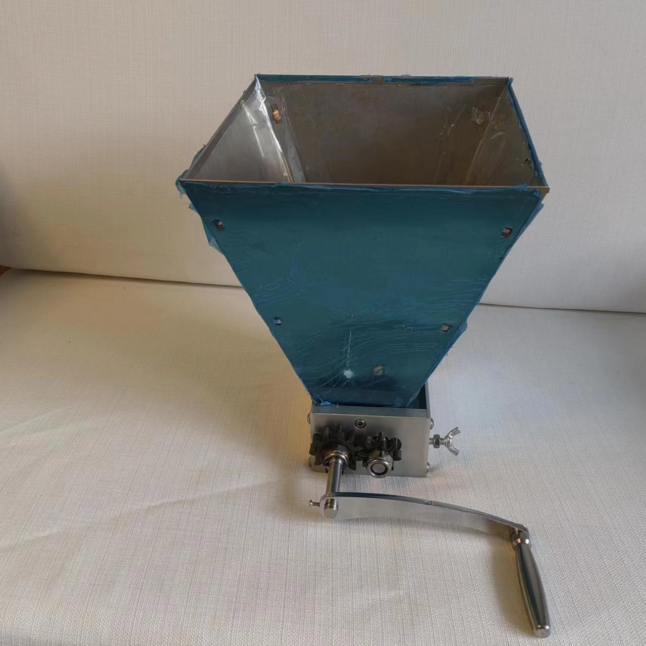 新品推荐商用农家庭绿色手摇机械五谷杂粮对辊直纹研磨机粉碎机