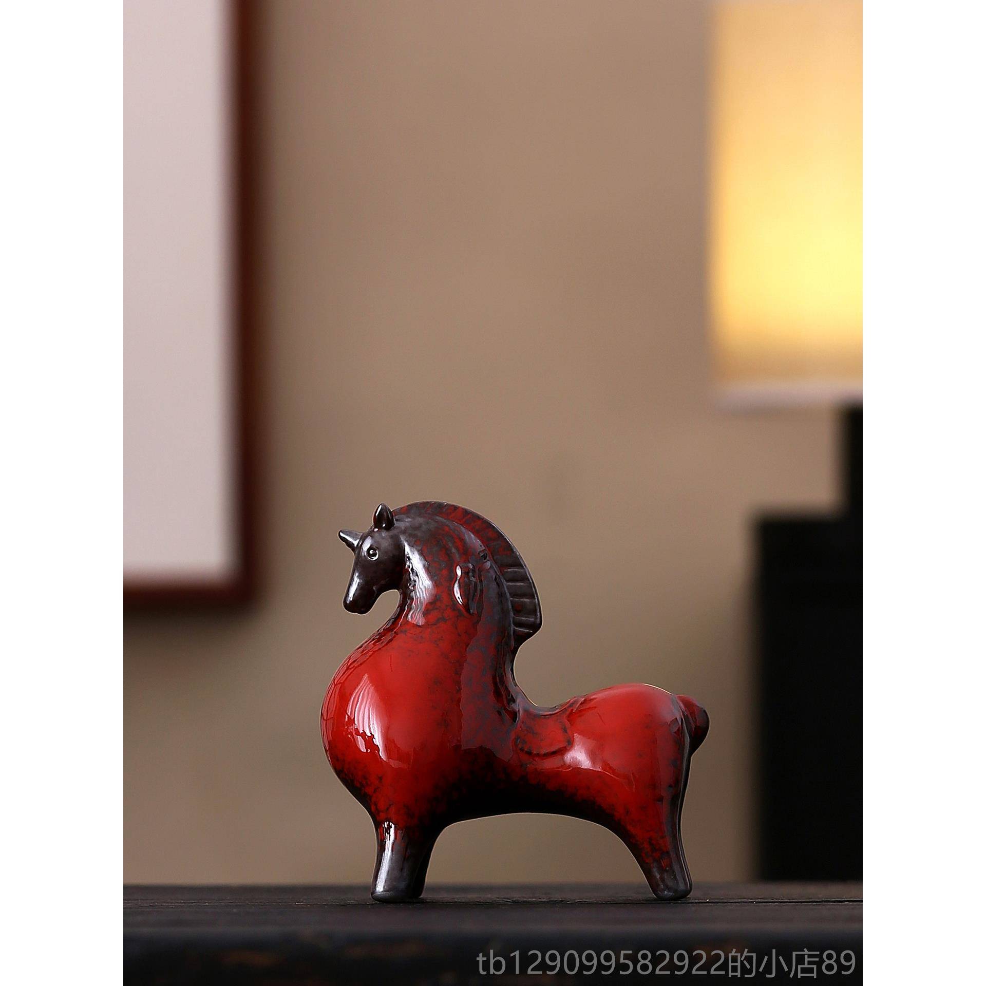 正品采购产品陶瓷红马饰品，吸引财，厅，酒柜，书客面房装饰，办
