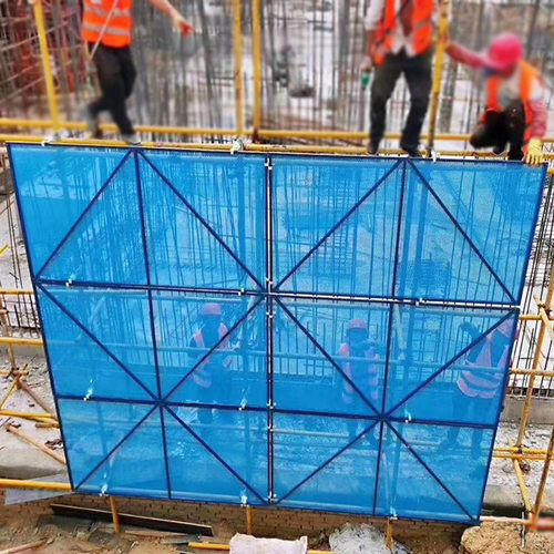 高层建筑爬架网楼房金属外架钢网片工地施工冲孔防护网蓝色安