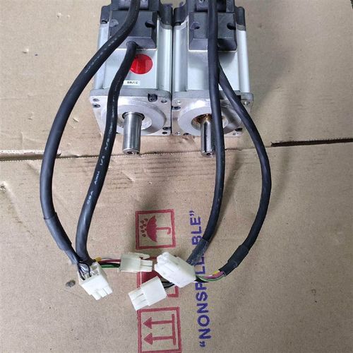 A4电机MSMD042P1S400W。成色可以如图所