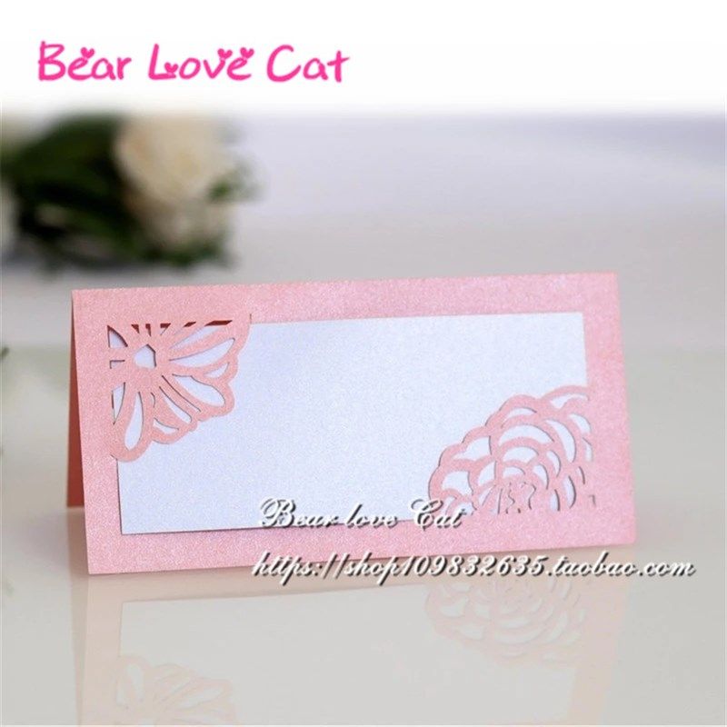 20张 新款镂空花朵结婚嘉宾席位牌桌卡宴会会议高档名字桌牌台卡