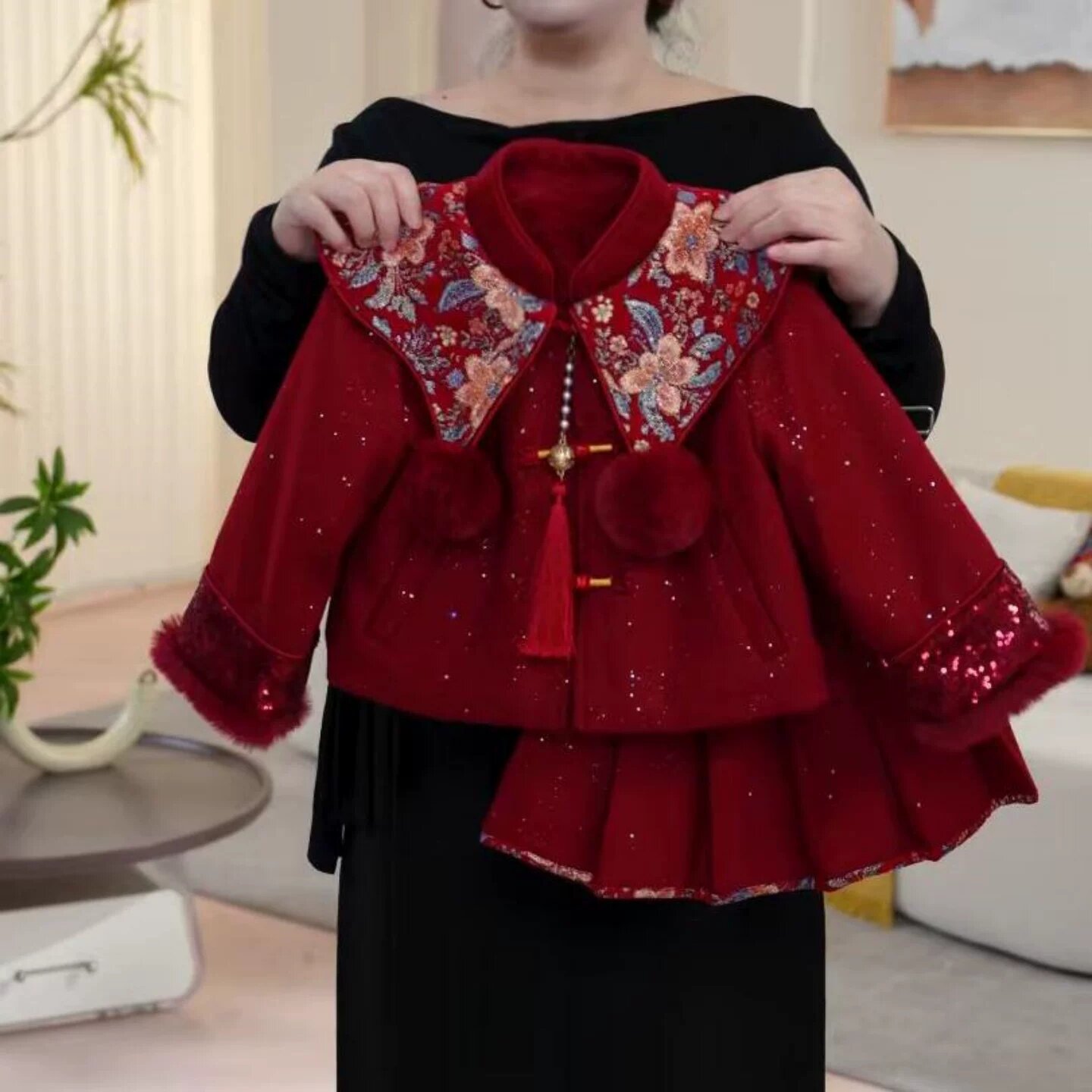 女童冬装汉服新年红刺绣套装