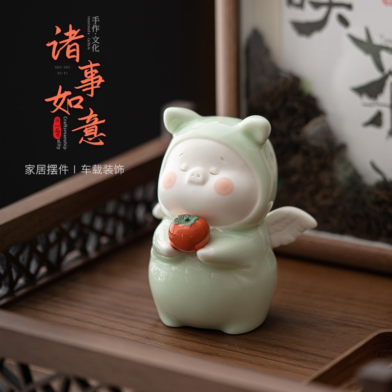 诸事如意可爱小猪茶宠摆件创意生肖动物陶瓷装饰品车载桌面工艺品