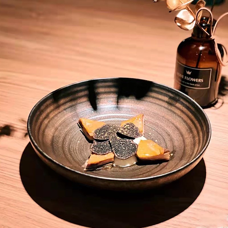 餐厅创意陶瓷餐具圆盘法式复古磨砂釉西餐盘汤盘个性内旋纹盘子碗