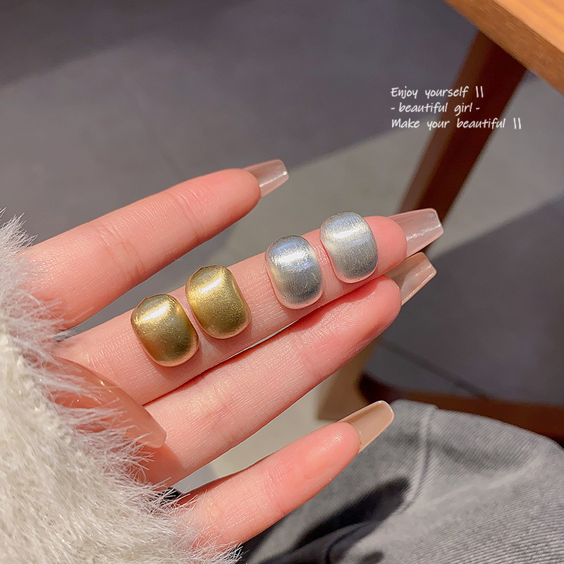 晚睡的桔梗｜高级感拉丝猫耳朵耳钉 ins风简约耳饰