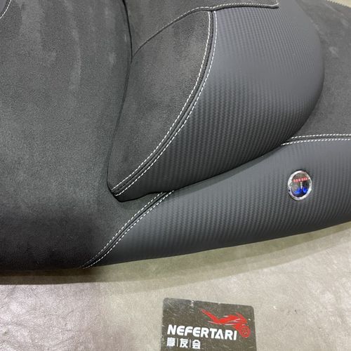 光阳AK550靠背加长坐垫定制改装皮肤定制等此为定制个性化设计