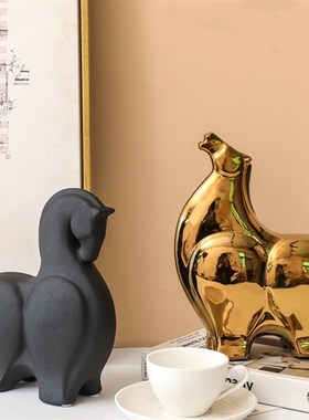 现代磨砂黑白马陶瓷摆件会所样板房民宿创意动物装饰品工艺品摆设