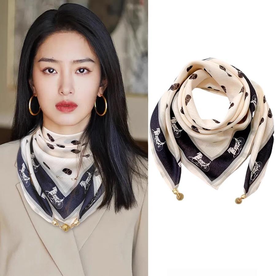 新款百搭磁吸扣春秋方巾三角丝巾女领巾洋气围巾冬季时尚护颈围脖