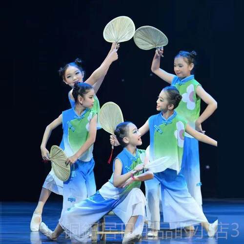 高档童年儿的夏夜演具出服扇子道六一童舞蹈服蒲扇舞蹈节舞台表演
