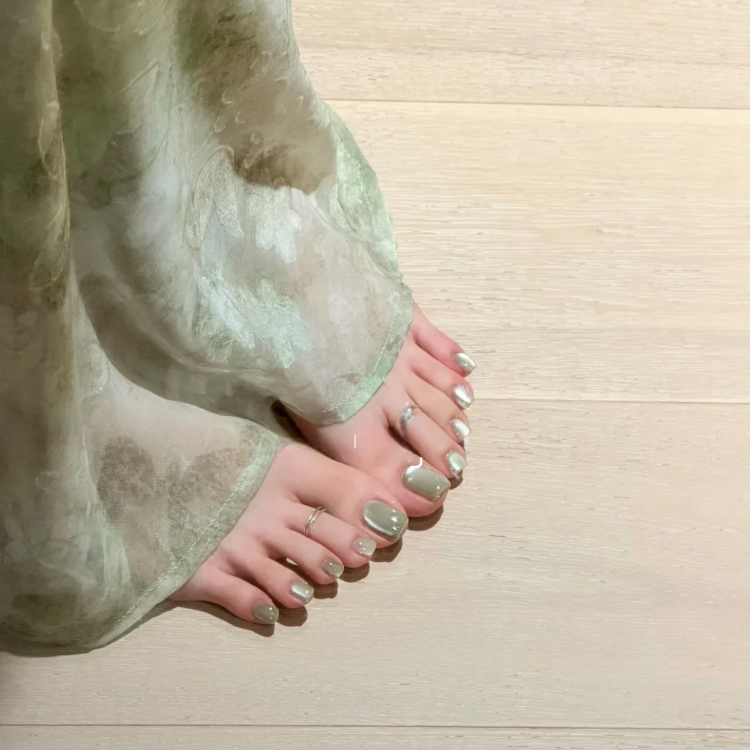 夏日浅绿鼠尾草猫眼显白纯手工穿戴甲脚趾甲美甲贴片高级感可拆卸