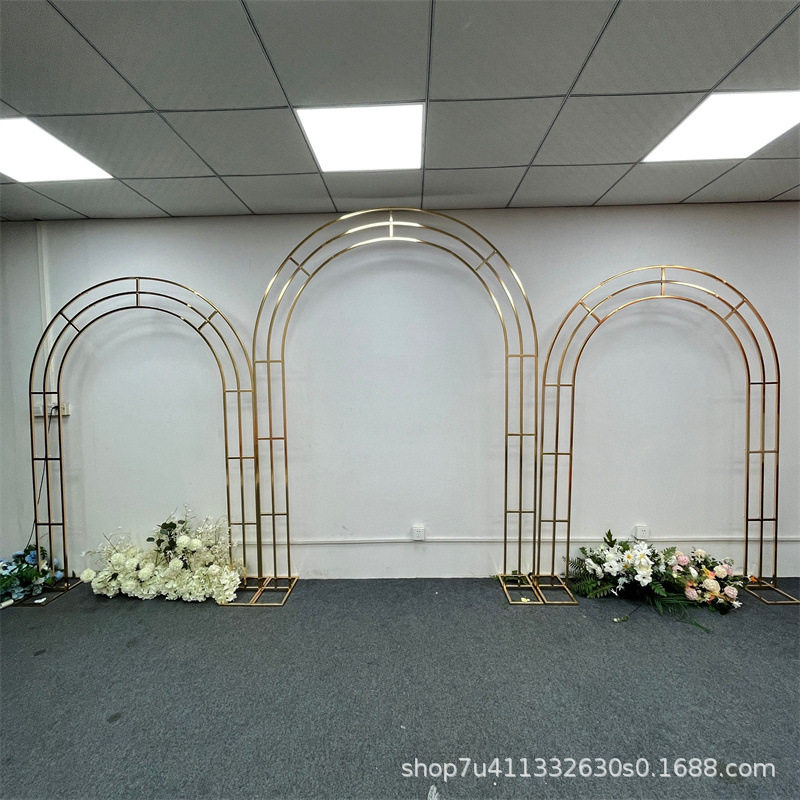 新款婚庆道具铁艺屏风婚礼舞台布置金色弧形架子迎宾区摆件背景架
