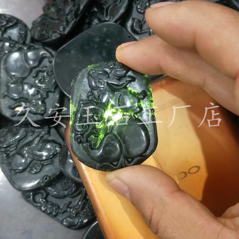 大号墨绿玉十二生肖挂件会销礼品
