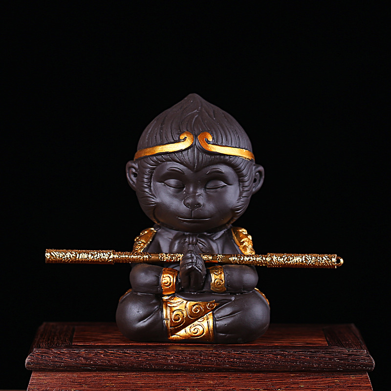 齐天大圣茶宠紫砂茶玩孙悟空摆件精品可养茶道茶桌车载陶瓷摆件