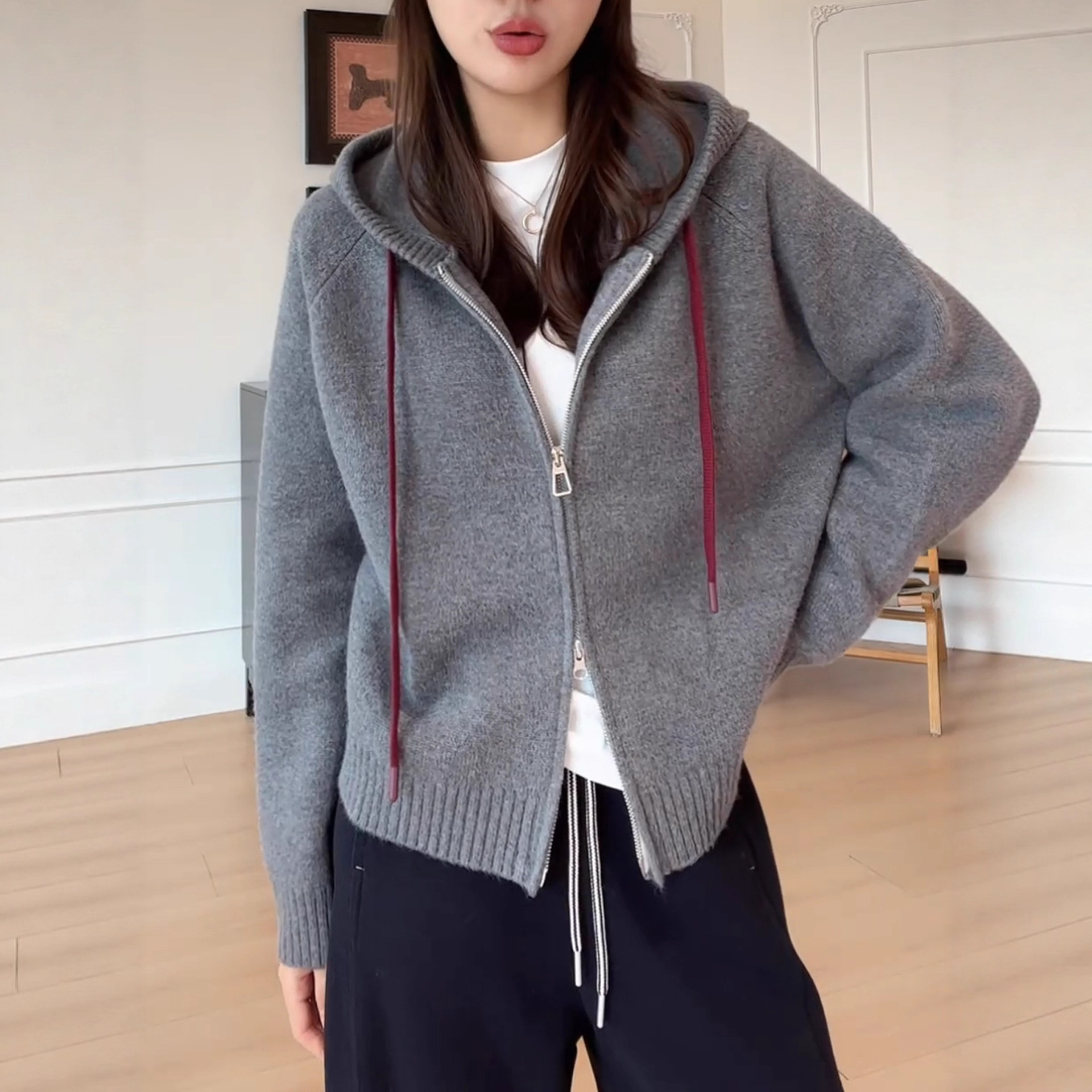 灰色连帽长袖针织衫女秋冬开衫毛衣外套2025新款韩系减龄宽松上衣