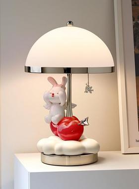 通温馨树脂小夜灯爱神兔创意桌间面头男孩68172卡女孩房床装饰品