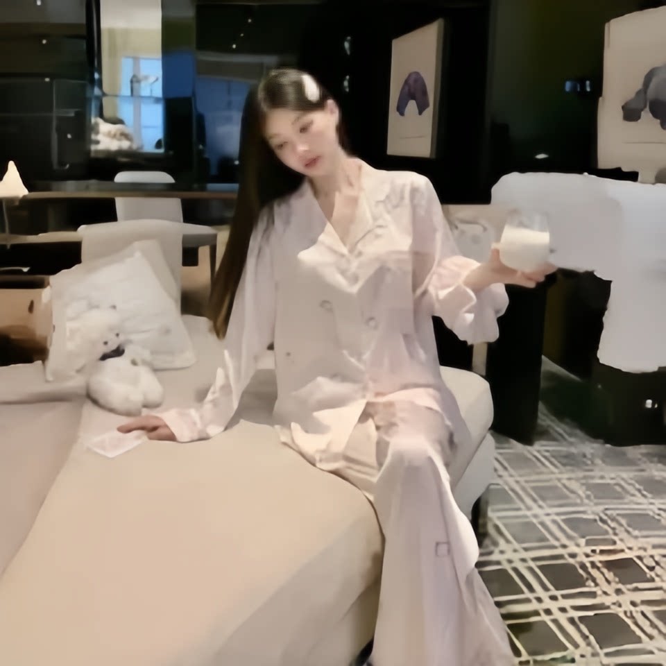 Kitty印花真丝可外穿睡衣套装