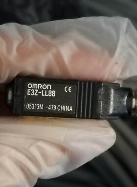 激光传感器E3Z-LL88