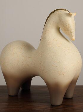 现代简约陶瓷马摆件抽象动物VCA雕塑代极简家现装饰摆品创意艺术