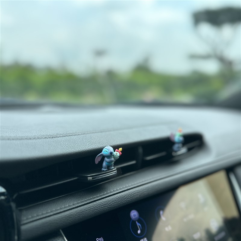 星际贝史迪仔小金汽车中控台摆件可爱卡通公仔车载装饰