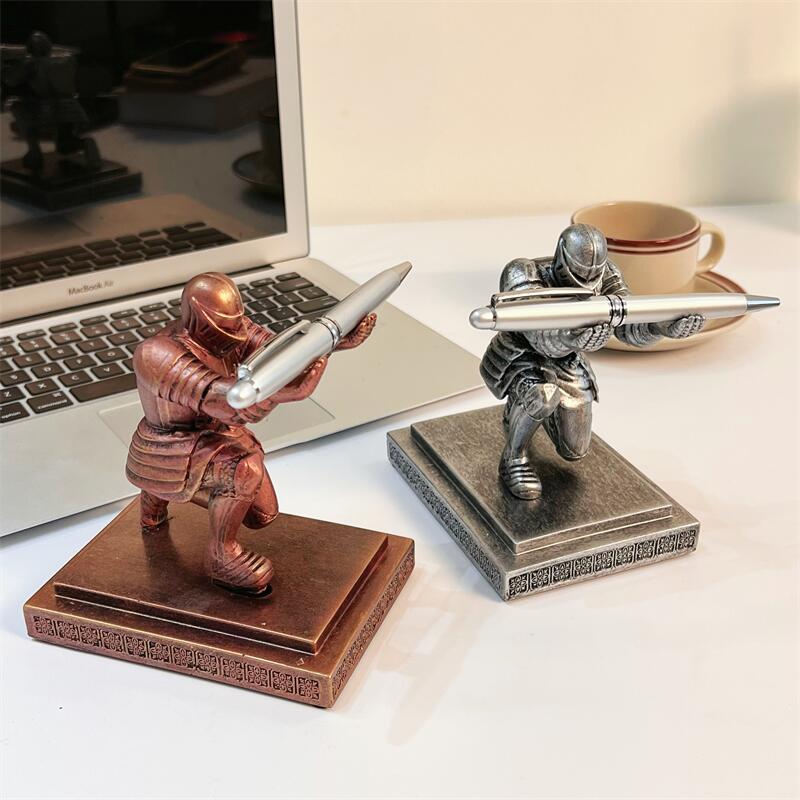 执行官士兵骑士笔座 笔插 创意笔筒笔托笔架螃蟹浩克绿巨人剪刀座