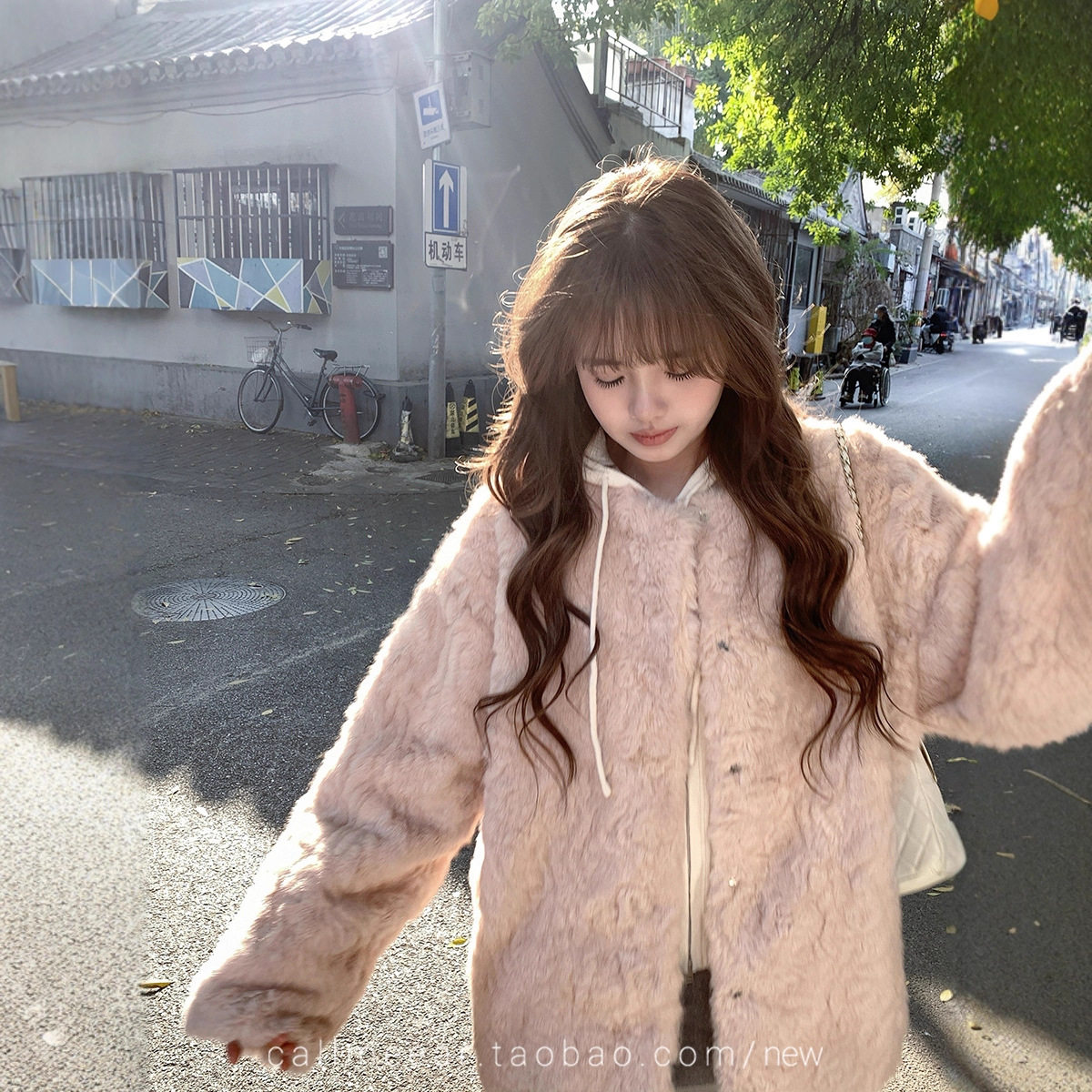 粉嫩小湖羊2026 新款羊羔毛外套女韩版中长款糯叽叽宽松毛绒大衣,女装/女士精品,毛呢外套,淘宝优惠券,粉丝福利购,淘宝优惠卷