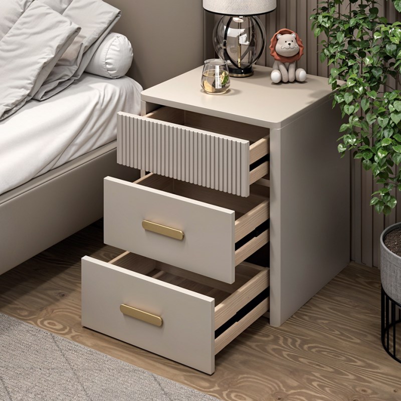实木床头柜简约现代床边柜白色烤漆三斗柜浅灰色卡其色奶油风矮柜