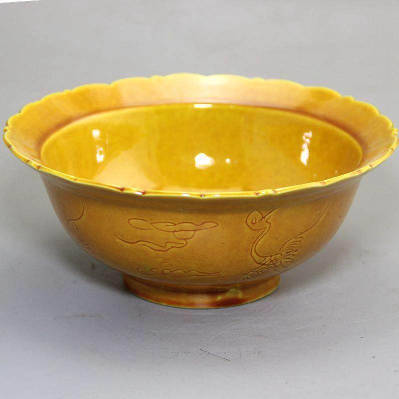 明古玩收复古做旧摆饰瓷工艺器品黄色四513鹤花边碗藏大弘治年制