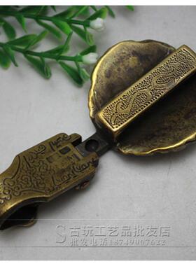 做YX-M-092旧复铜器杂单杂件立体杂项面狮子头花纹钥古匙件挂件