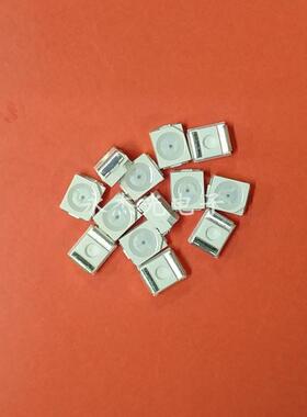 超高贴L片ED3528黄灯金BZG线铜支架3528反黄亮光黄极色600－800mc