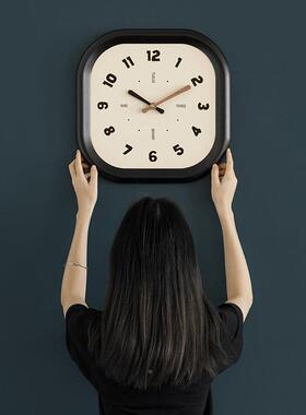 ozoom屋准免打孔现代客厅家用钟表TYOS324简时尚钟挂2约0w25新款