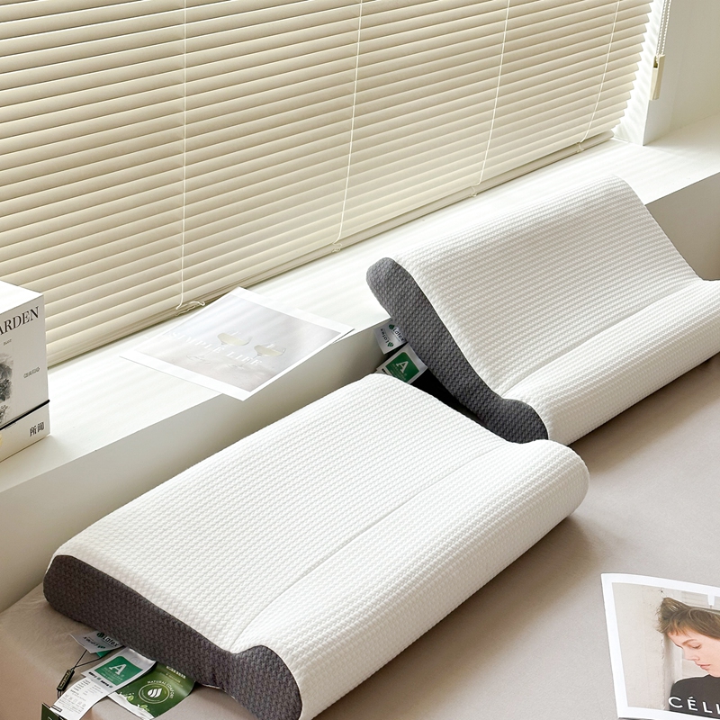 乳胶护颈椎枕头助睡眠天然橡胶枕芯泰国原液进口修复颈椎专用圆枕