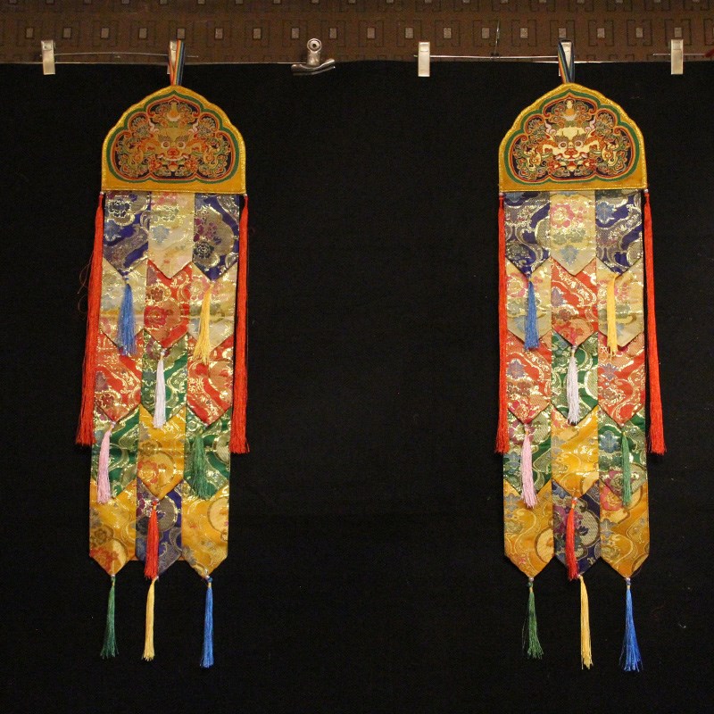 藏式藏传佛堂装饰用品优质织锦缎布料尕棚对幡幢幡高1米一对