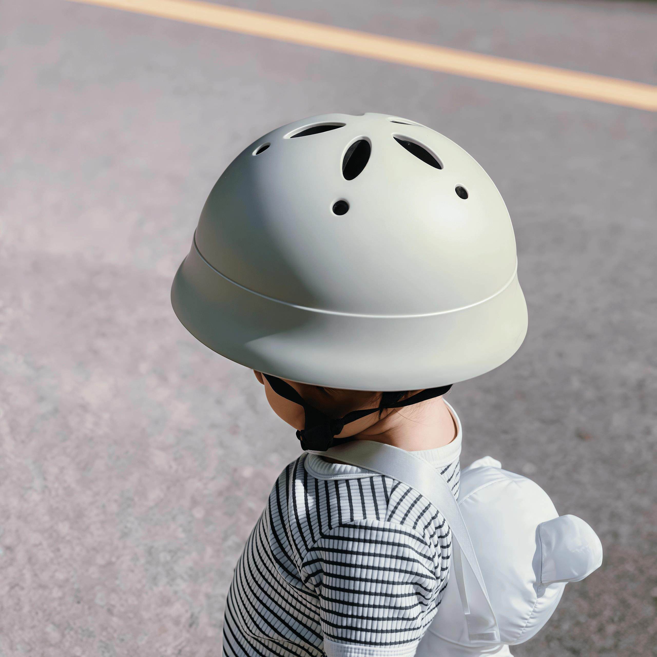 德国儿童头盔1到3岁幼儿骑行安全帽小号男女孩宝宝电动车滑板护具