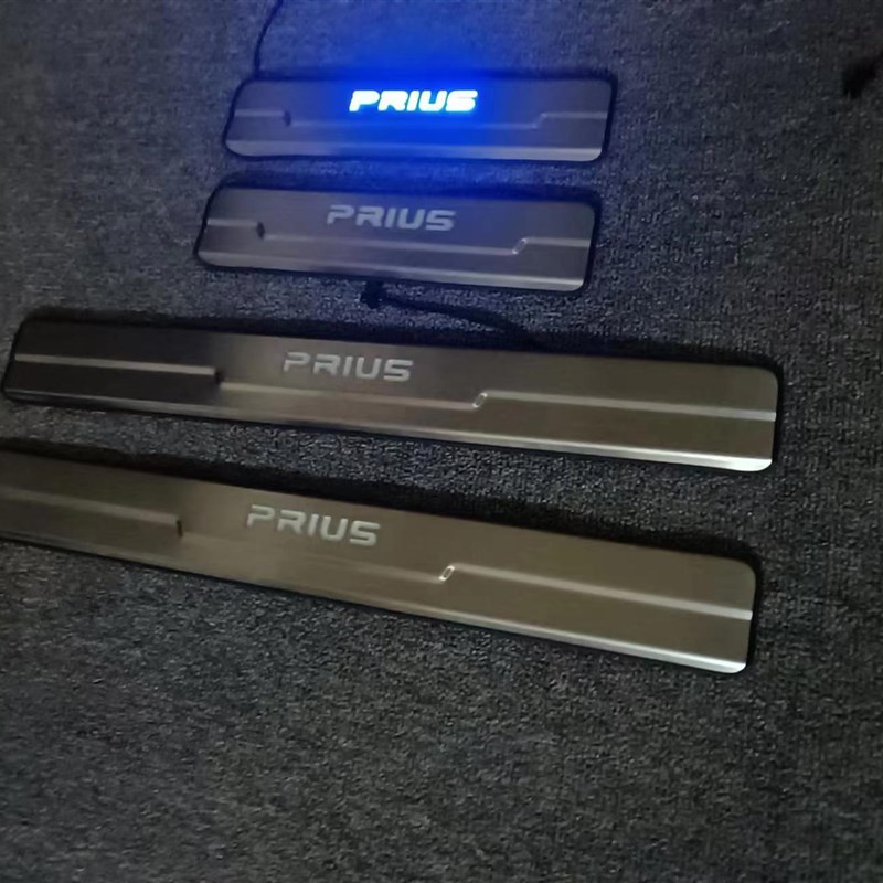 20系/30系/50系普锐斯带灯门槛条改装不锈钢脚踏板装饰防护门坎板