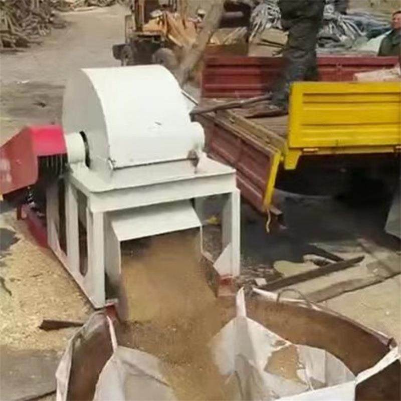 小型移动木材碎枝机果园树枝葡萄枝条粉碎机木材木头粉碎颗粒机
