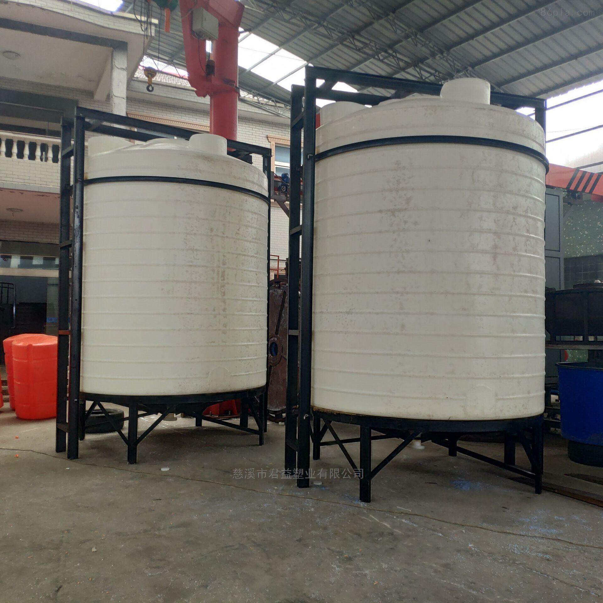 供应5吨立式水塔尖底塑料水箱易排污塑料水箱